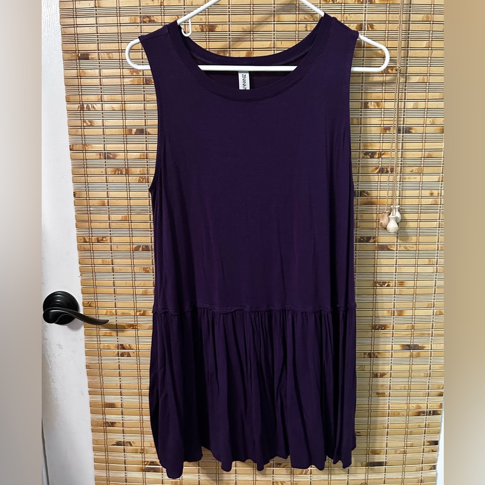 Zenana sleeveless tunic top